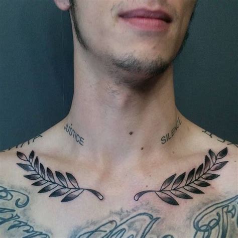 tatuaje hombre clavicula|Clavícula tattoo hombre